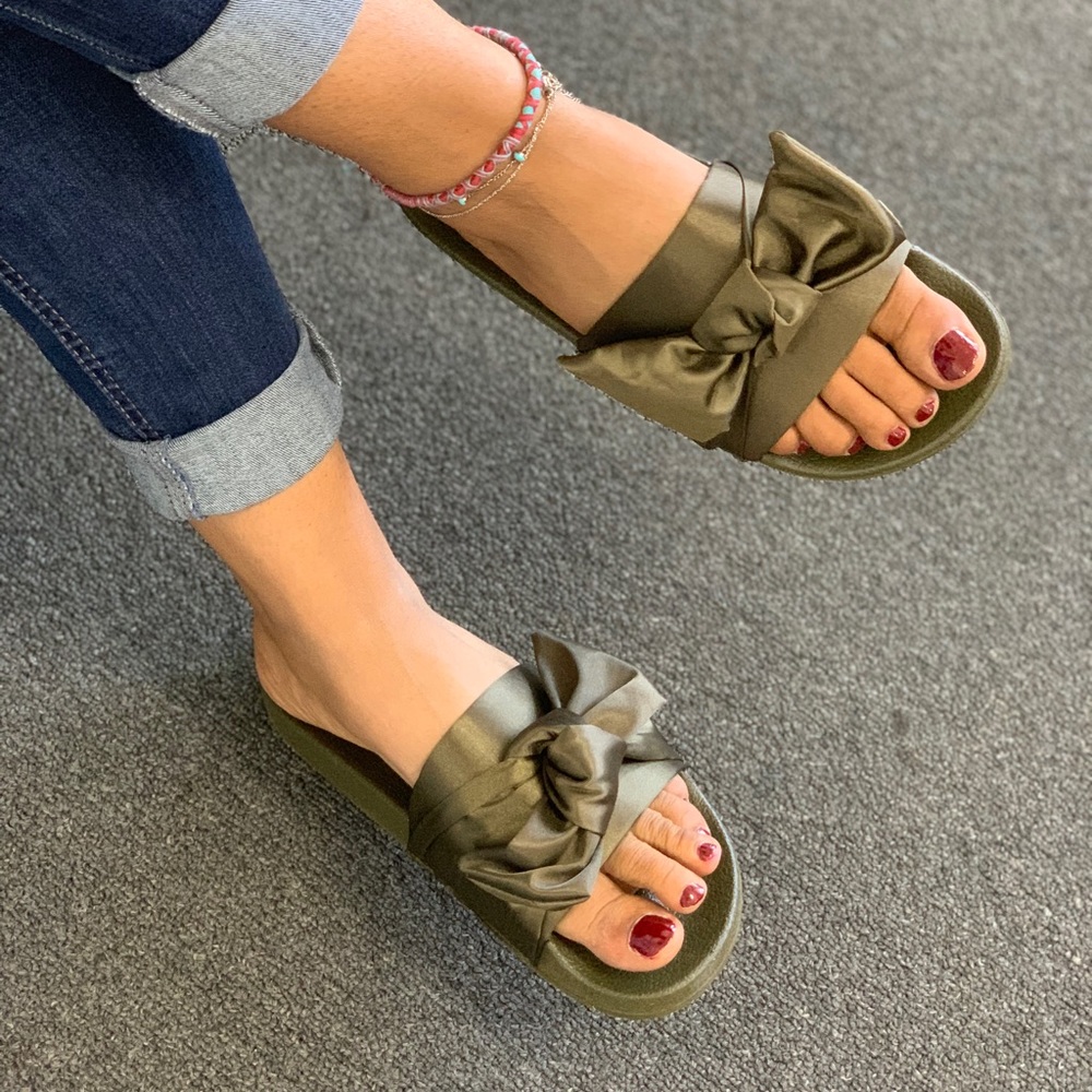 LADIES WIDE BAND OLIVE FRONT BOW COMFY SLIDES